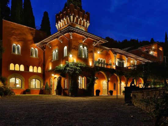 10 Best Hotels near Titty Twister Club, Florence 2022 | Trip.com
