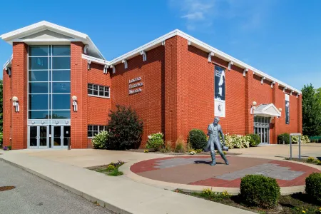 Hampton Inn Lincoln Отели в г. Logan County