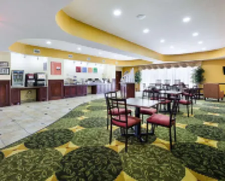 Days Inn & Suites by Wyndham Houston / West Energy Corridor