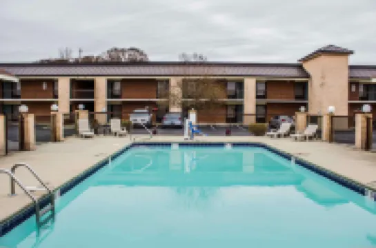 ควอลิตี้อินน์ คินสตัน ไฮเวย์ 70 โรงแรมในคินสตัน