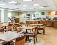 Comfort Inn Fayetteville Near Fort Bragg - breakfast