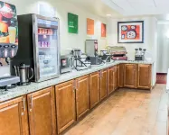 Comfort Inn Fayetteville Near Fort Bragg - breakfast