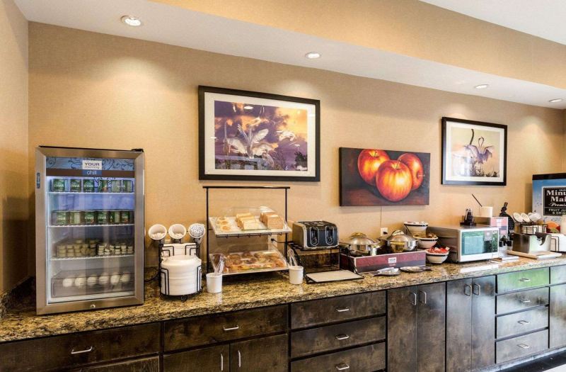 Comfort Inn & Suites photo 3
