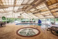 La Quinta Inn & Suites by Wyndham Memphis I-240 Hotels in Shelby County