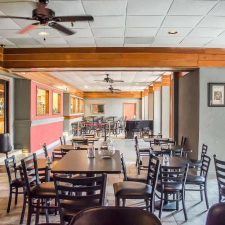 Quality Inn & Suites Pensacola Bayview