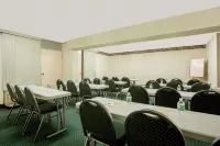 Days Inn by Wyndham Forsyth Hotels in Monroe County