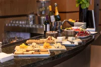 Hotel Giraffe by Library Hotel Collection - servizio colazione