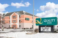 Quality Inn فنادق في ميريلفيل