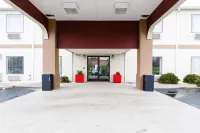 Red Roof Plus+ Danville, KY Hotel a Lancaster