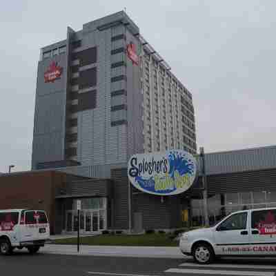 Canad Inns Destination Center Grand Forks Hotel Exterior