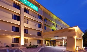 La Quinta Inn & Suites by Wyndham Plattsburgh