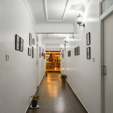 Xhostel