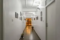 Xhostel