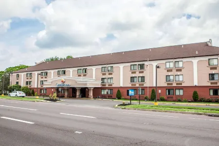Comfort Inn Feasterville - Trevose Отели в г. Бенсалем