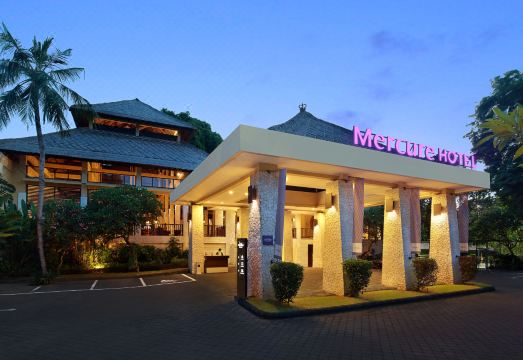 3. 머큐어 리조트 ..