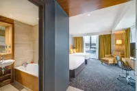 Apex City Quay Hotel & Spa Hotels near Dundee and Angus College