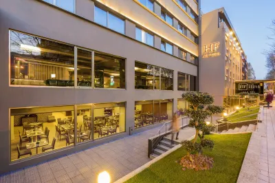 HF Tuela Porto Hotels near Lorenzo&Mor Sunset