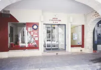 Maisons du Monde Hôtel & Suites - la Rochelle Vieux Port Hotel dekat Musee des Beaux-Arts