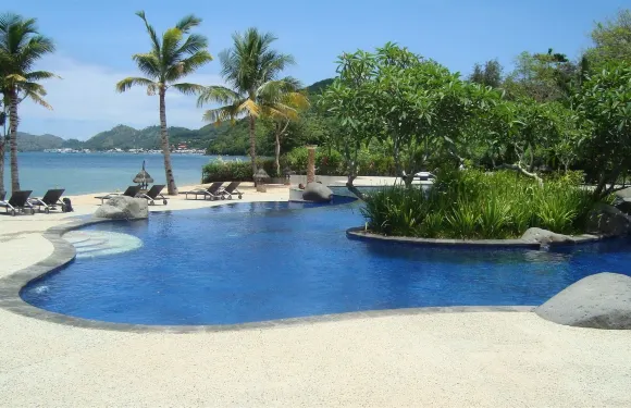 賓唐弗洛雷斯酒店