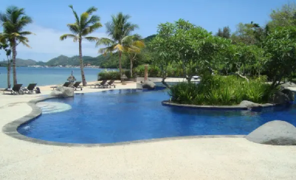 賓唐弗洛雷斯酒店 酒店