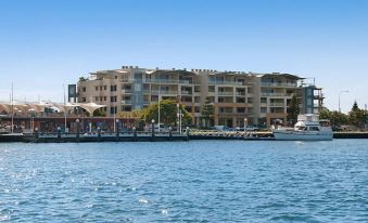 Riverside Holiday Apartments
