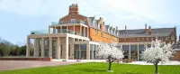 Stanbrook Abbey Hotel, Worcester فنادق في Bransford