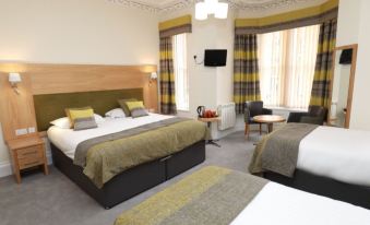 The Famous Star Hotel Moffat
