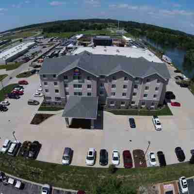 Comfort Inn & Suites Marion I-57 Hotel Exterior