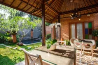 Ubud Raya Villa Bali Hotel dekat Warung Ibu Oki