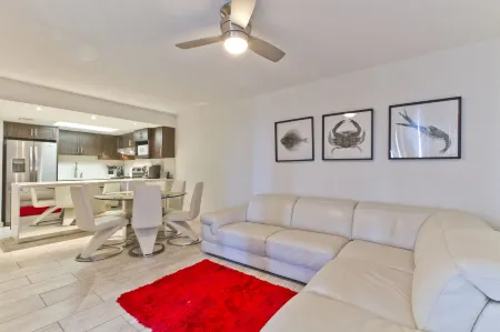 Sea Vista Отели рядом с достопримечательностью «Sea Turtle, Inc.»