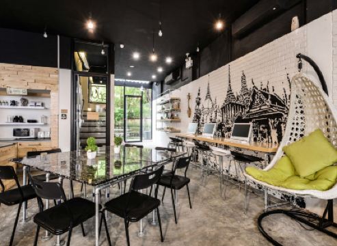 เดอะ คิวบ์ โฮสเทล สีลม