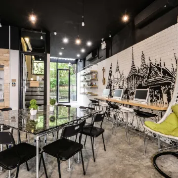 The Cube Hostel Silom Отели рядом с достопримечательностью «Станция MRT Силом»