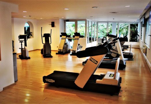 4. 라하 팰리스 호..