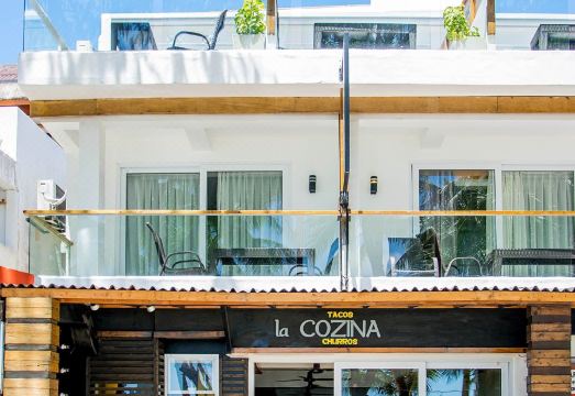 1. 주주니 부티크 ..