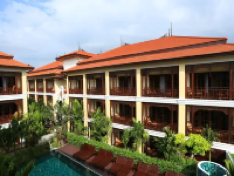 Viangluang Resort Hotels near Wat Chedi Luang