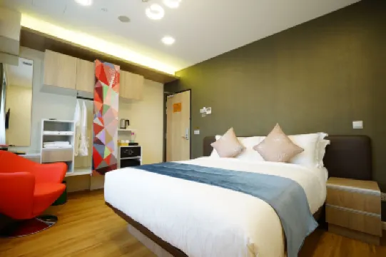 five6 Hotel Splendour Hotels near Chong Yee Temple 萬國山忠義廟