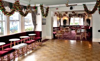 Evans Hotel