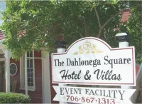 The Dahlonega Square Hotel & Villas