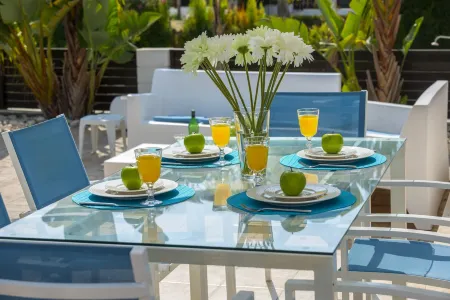 Protaras Holiday Villa Alexa Отели в г. Протарас