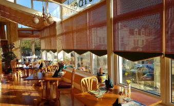 Welbeck Hotel & Apartments - Housity