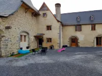 Peyo et Foodie Hotels in Escou
