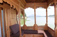 Nigeen Lake View Resort