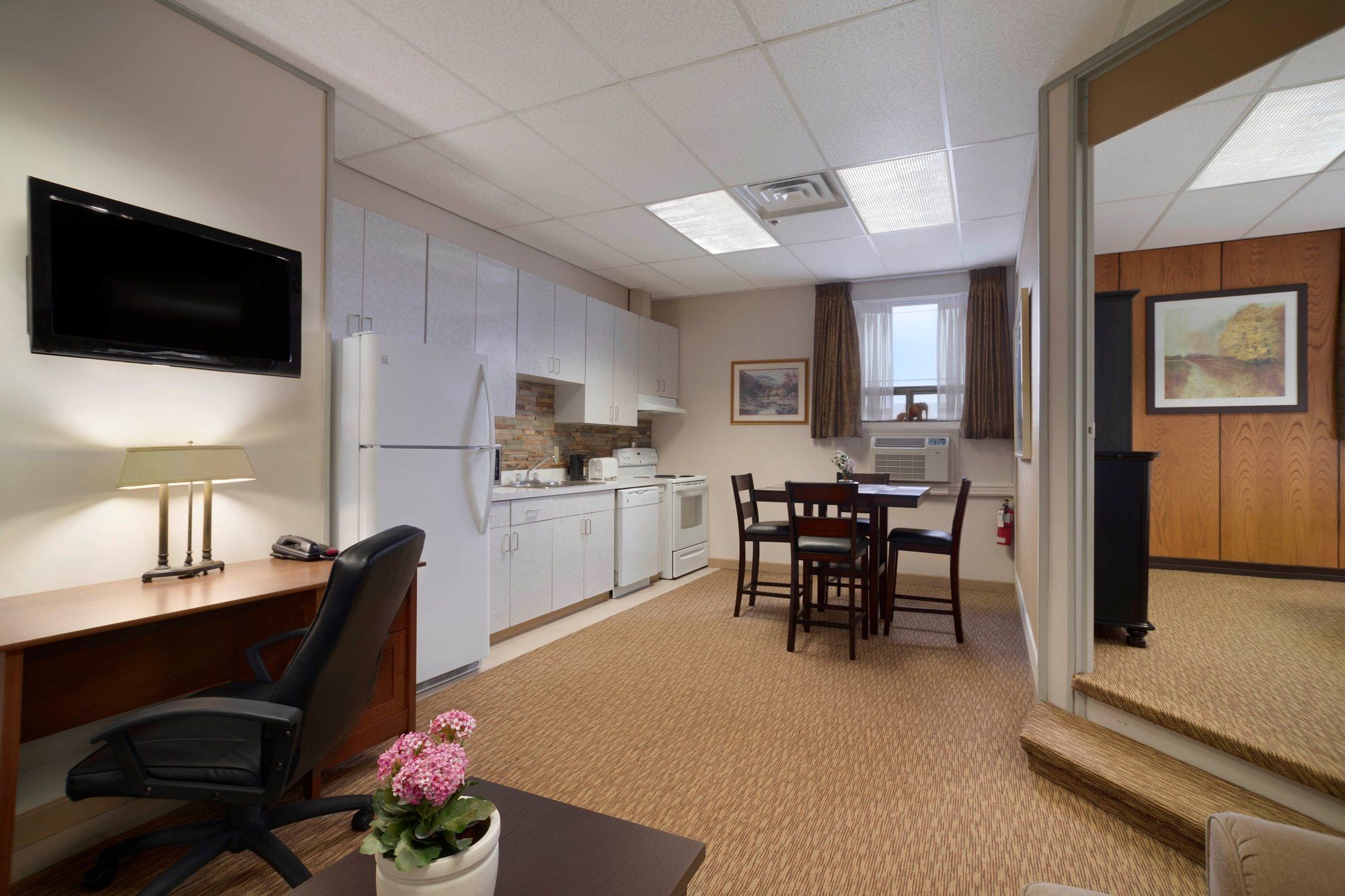 Days Inn & Suites by Wyndham Sault Ste. Marie on