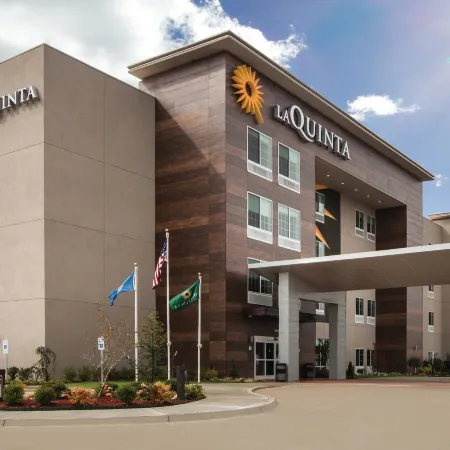 La Quinta Inn & Suites by Wyndham Dallas Duncanville