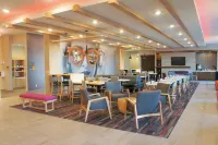 La Quinta Inn & Suites by Wyndham South Jordan Hotels in South Jordan