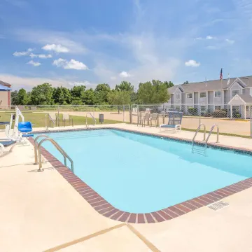 Microtel Inn & Suites by Wyndham Broken Bow