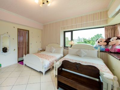 Slow Fly Hostel