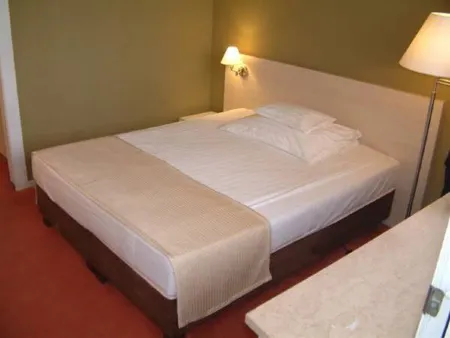 Hunguest Hotel Beke Отели в г. Хайдусобослоский яраш