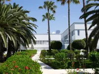 So White Club Resort