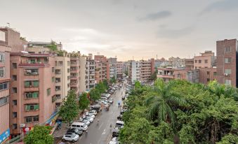 Yimi Apartment (Guangzhou Jiahe Wanggang Subway Station)